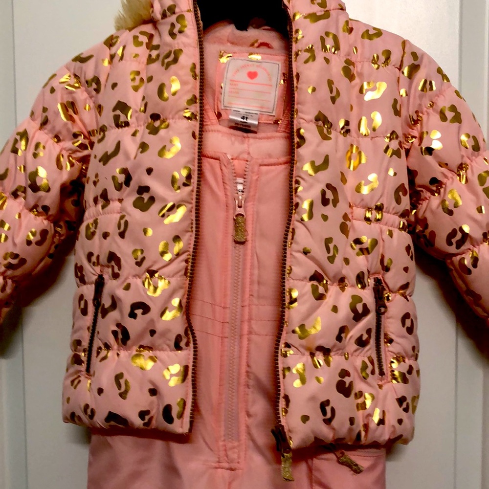 Girl snowsuit great conditioni